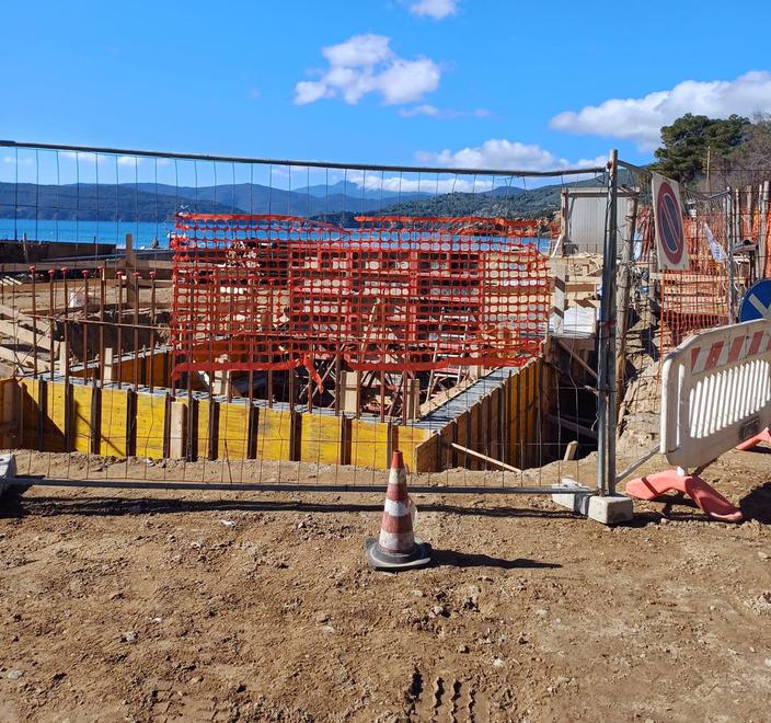 
	Il cantiere per il dissalatore all'Isola d'Elba

