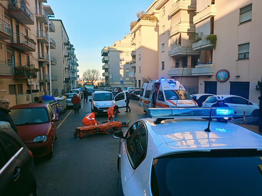 Sassari, pedone investito da un autocarro in via Bogino