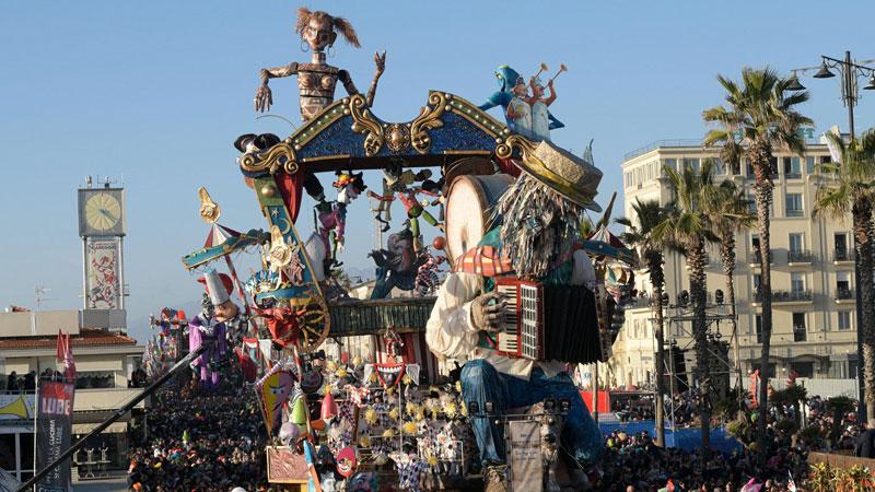 Carnevale di Viareggio, come si votano i carri? Due maxi giurie e cosa fa la differenza