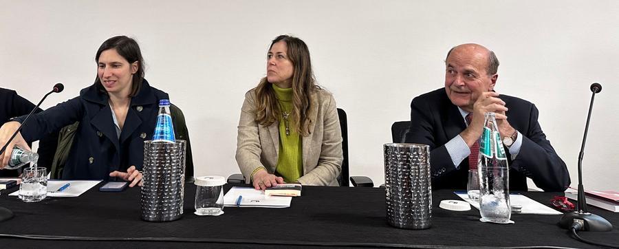 Pier Luigi Bersani: «La Sardegna può dimostrare che c’è un’alternativa alla destra»