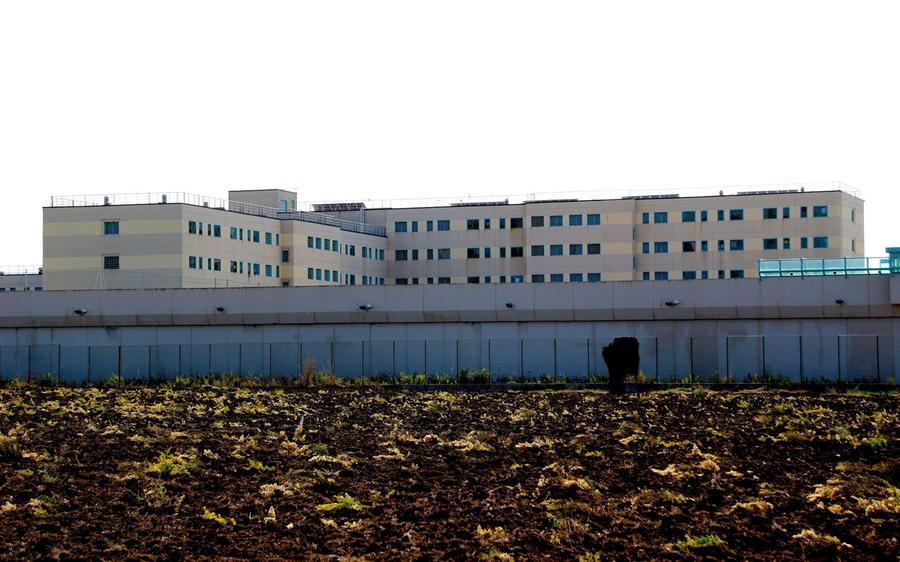 Sassari, detenuta dà fuoco alla sua cella nel carcere di Bancali