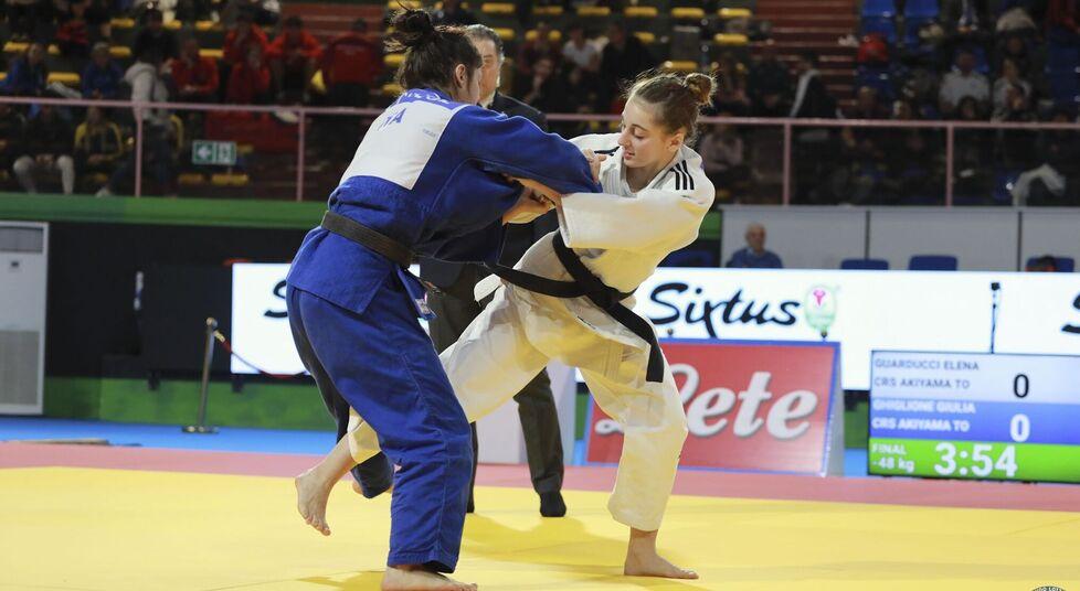 Elena Guarducci impegnata in un combattimento