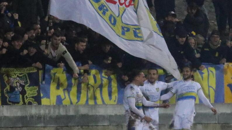 La gioia degli azzurri dopo un gol
