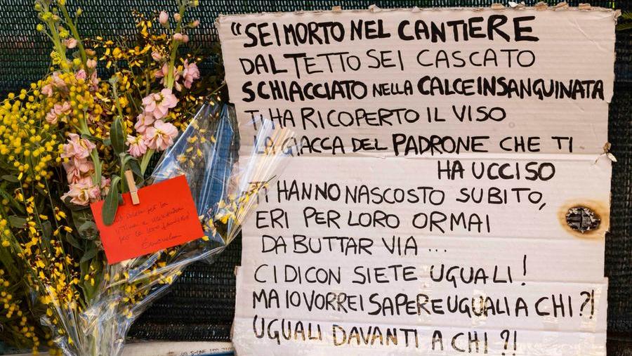 Morti nel crollo all’Esselunga, la procura sequestra il cantiere