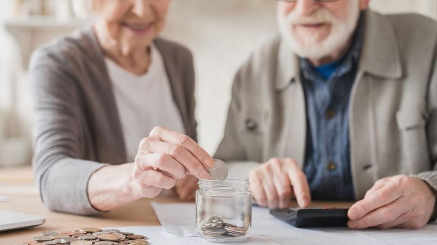 Pensioni, aumenta il divario: ecco perché gli uomini riscuotono più delle donne
