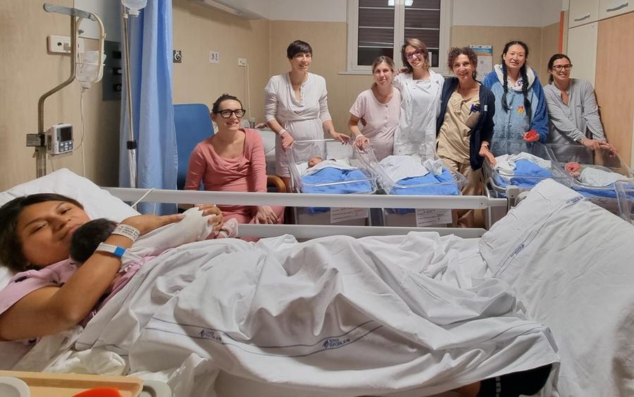 Livorno, baby boom: 11 nati in 36 ore. Gli auguri del primario Abate e i nomi dei bebè