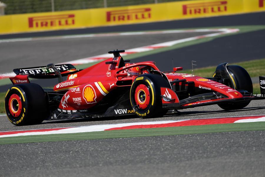 Formula 1, prima giornata di test in Bahrain: Verstappen più veloce di tutti, Sainz davanti a Leclerc