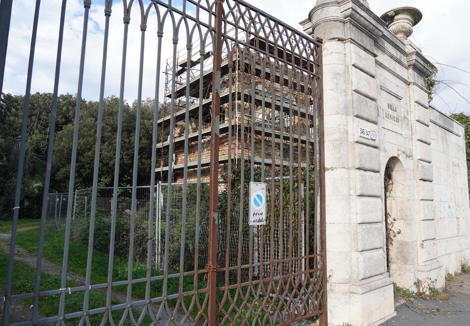 Livorno, parco della Ceschina ancora chiuso e si fa un mutuo per il torrino sempre più a pezzi<br>
