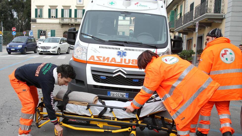 Quarrata, scontro fra auto: 52enne in codice rosso