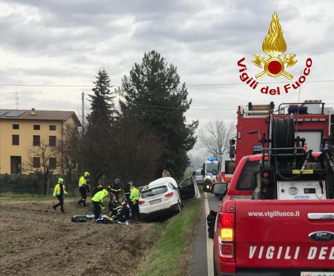 Carpi, muore uscendo di strada con l’auto