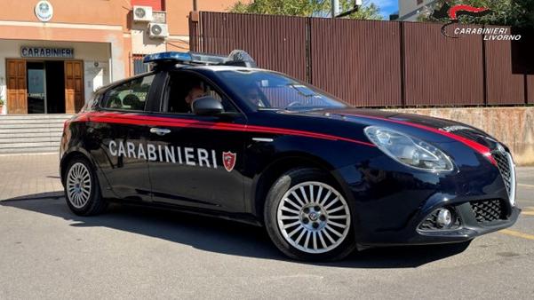 Portoferraio, tenta di uccidere la madre nel sonno: arrestato ragazzo di 20 anni