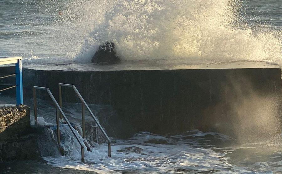 Livorno, vento e mareggiate: ecco le previsioni