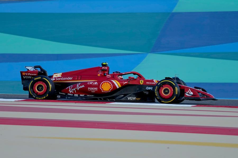 Test premondiali: nella seconda giornata sfrecciano le Ferrari