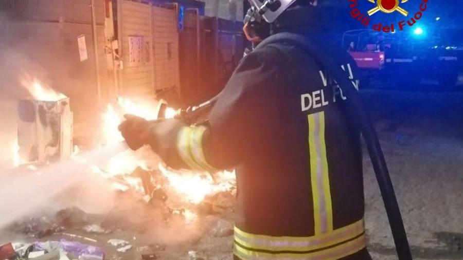 Reggio Emilia, ennesimo incendio alla discarica di via Marro