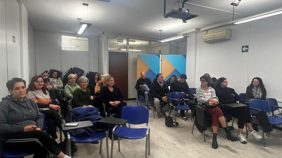 Modena, scuole nel caos: «Graduatorie non pubblicate e telefonate per cambiare istituto»