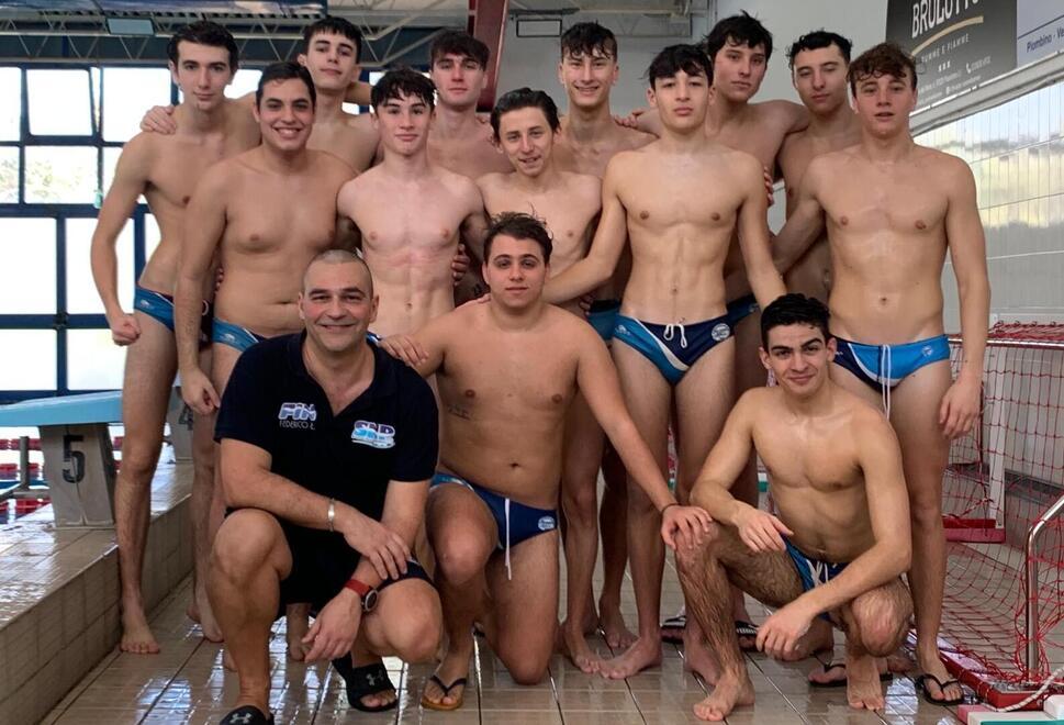 La squadra juniores della Pallanuoto Piombino