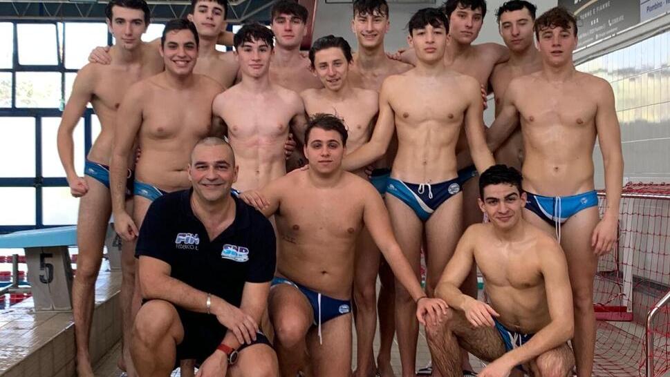 La squadra juniores della Pallanuoto Piombino