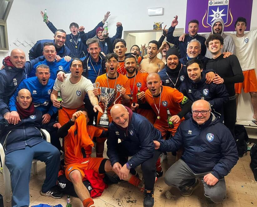 Nella foto la festa dei giocatori e dello staff dell’Olmi dopo la vittoria mercoledì sera