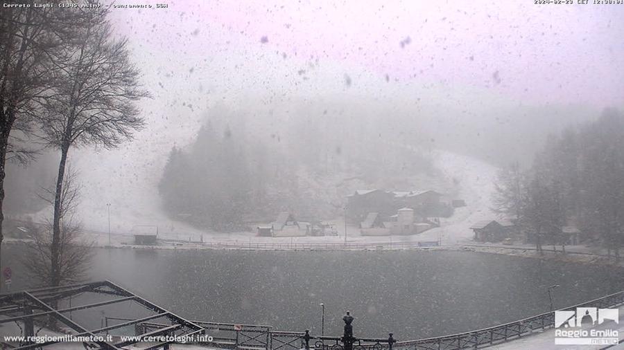 
	Cerreto Laghi vista dalla web cam di Reggio Emilia Meteo duranta la nevicata di venerd&igrave; 23&nbsp;febbraio&nbsp;

