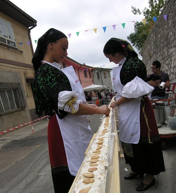 Via a “Maistos e carattoneris” in mostra gli antichi mestieri