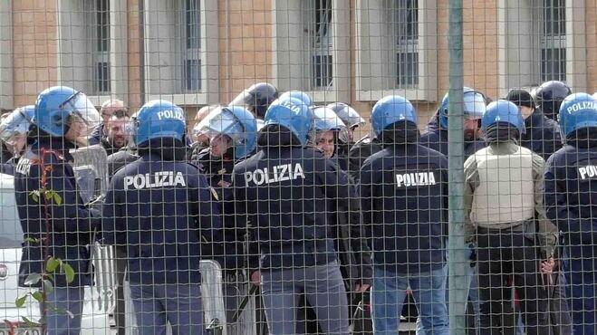 Ferrara, rivolta in carcere per il lockdown. A processo oltre trenta detenuti