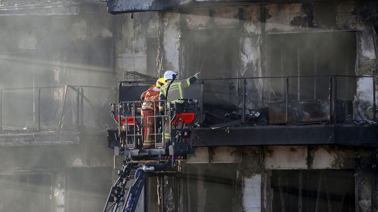 Vigili del fuoco al lavoro a Valencia