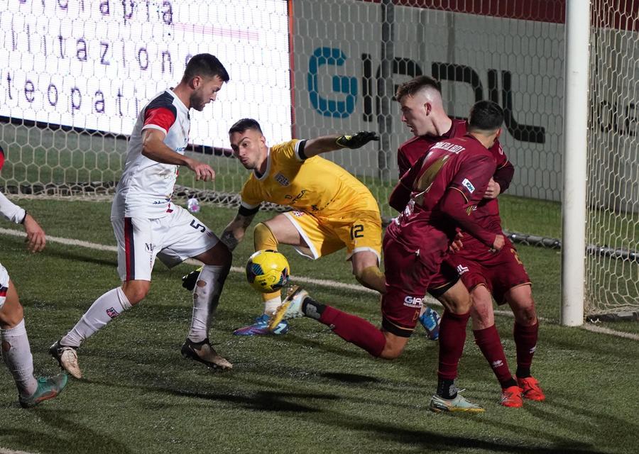 Il Pontedera cade ancora e stavolta arrivano anche i fischi