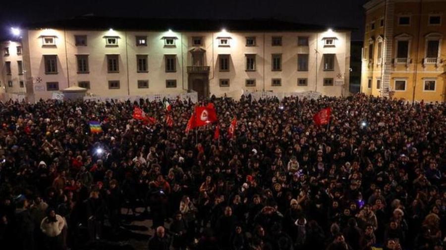 
	La protesta in piazza dei Cavalieri


