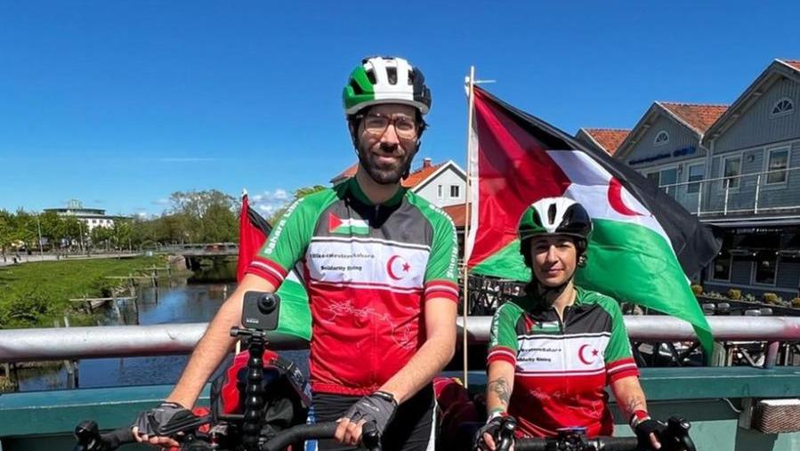 A Rosignano i due ragazzi che girano il mondo in bici in difesa del popolo Saharawi