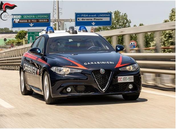 
	Una pattuglia dei carabinieri (foto d'archivio)

