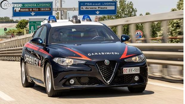 Una pattuglia dei carabinieri (foto d'archivio)