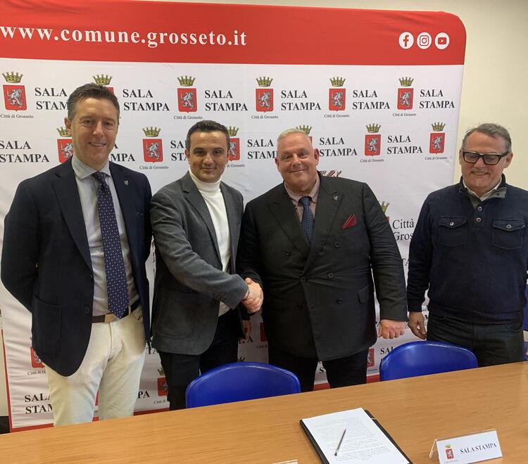 La firma del protocollo tra Comune e Provincia. Da sinistra Rossi, Limatola, Vivarelli Colonna e Ginanneschi