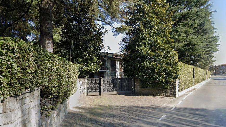 Assalto notturno a villa Burani mentre la famiglia dormiva