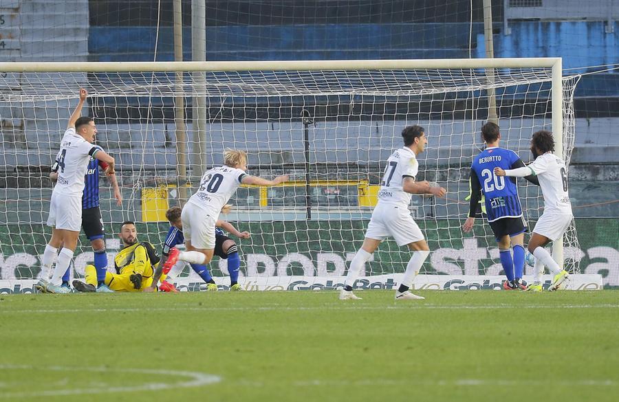 Altra beffa per il Pisa, il Venezia passa nel recupero: 1-2
