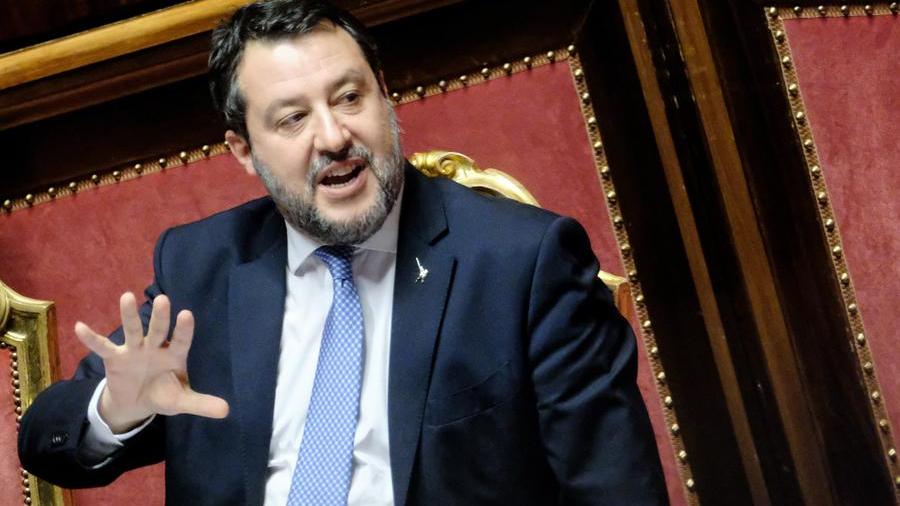 Manganellati a Pisa, Salvini: «Poliziotti vittime di violenza anche in quella piazza»