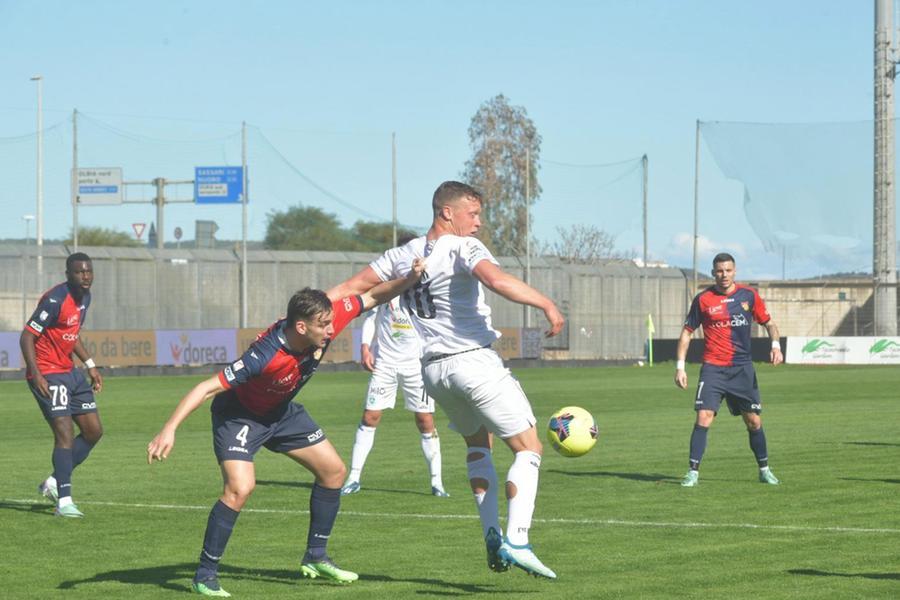Serie C, l’Olbia cade in casa (1-2) col Gubbio