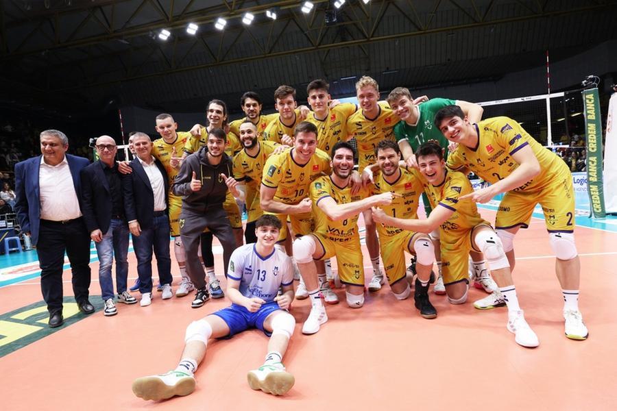 Modena Volley vince in rimonta contro Catania e va ai playoff