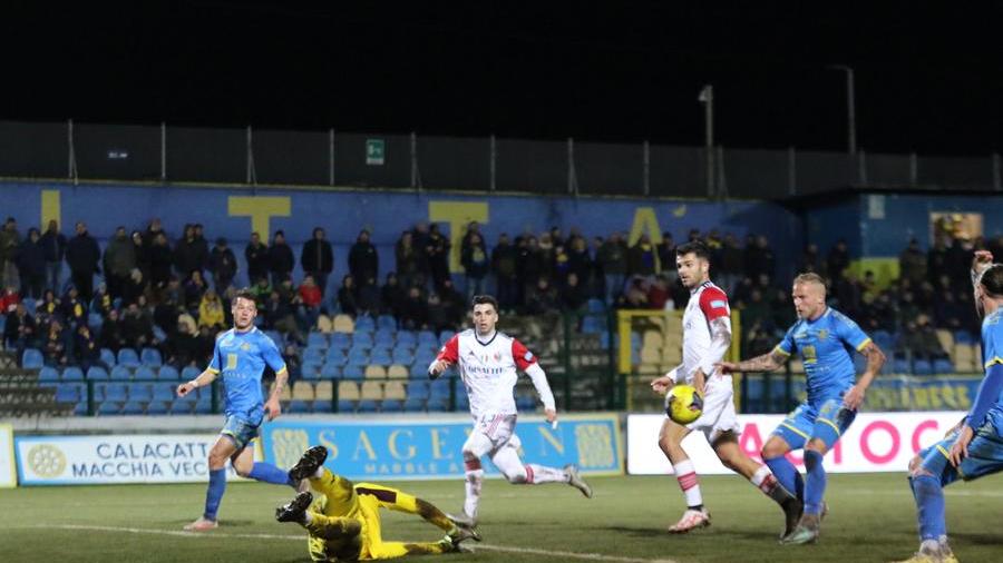 Carrarese, cinquina in rimonta contro il Sestri: finisce 5-1