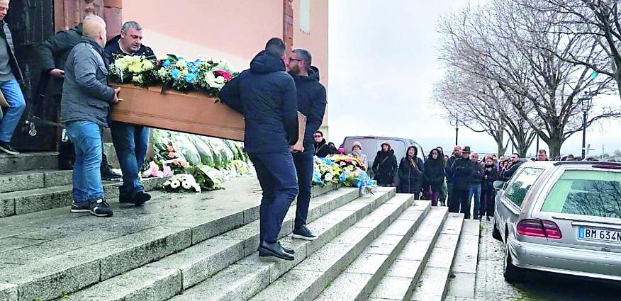 La morte del piccolo Andrea: «A Bolotana dolore che si aggiunge al dolore»