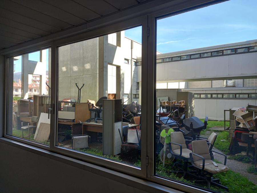 Coi soldi in arrivo dal ministero il Tribunale di Prato si libera della discarica di mobili