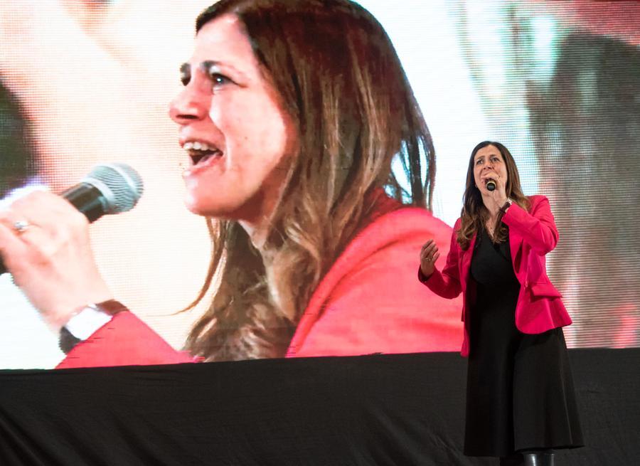 Sassari, Alessandra Todde saldamente in testa con un terzo delle sezioni scrutinate