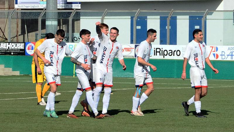 Matteo Pallecchi esulta dopo la doppietta (foto Michele Falorni/Silvi)