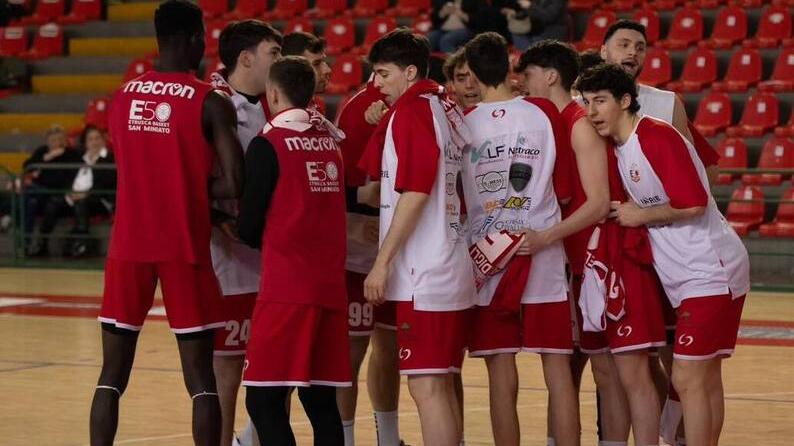 Il gruppo dell’Etrusca San Miniato che è arrivato 4° nella prima fase del campionato di B Interregionale