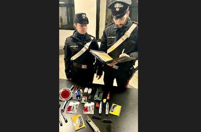 Coltelli e arnesi da scasso, denunciati a Porto Garibaldi