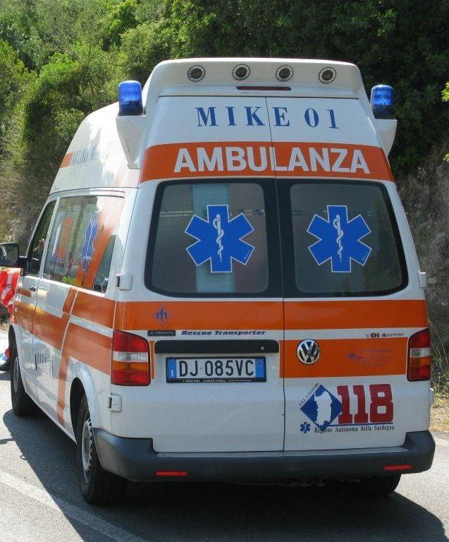 Incidente sulla 131, militari della “Brigata Sassari” segnalano il pericolo e chiamano i soccorsi