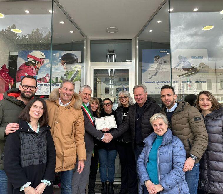 Chiude lo storico negozio Clevit, Tofanelli: «Me ne vado in pensione, ma se trovo qualcuno...»