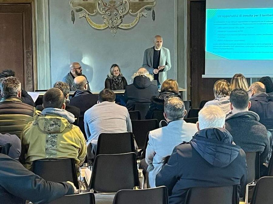 Maxi-impianto e “Comunità” per risparmiare sull’energia
