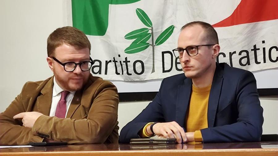 Il sindaco di Vernio Giovanni Morganti insieme al segretario provinciale del Pd Marco Biagioni