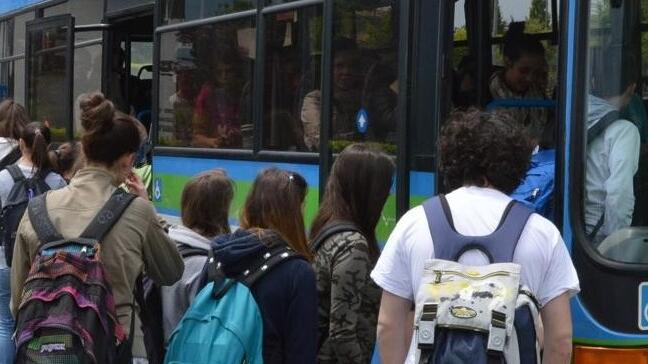 Scuole, una su 10 è “irraggiungibile” a causa dei trasporti inesistenti