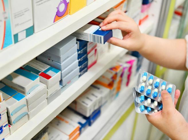 La lista dei farmaci introvabili: parkinson, diabete o epilessia, ecco perché curarsi diventa impossibile